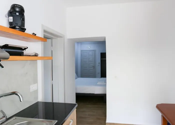 Colette's Comfort Appartamento Himare