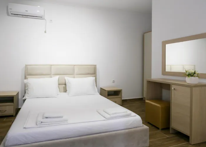 Colette's Comfort Appartamento Himare