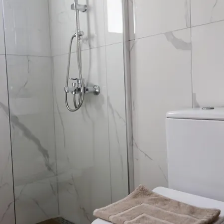 Colette's Comfort Himara