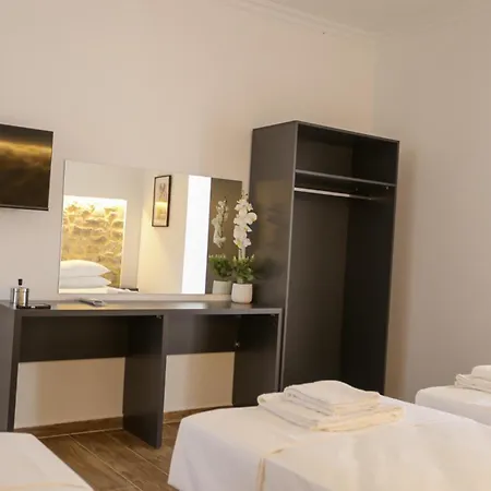 Colette's Comfort Himara