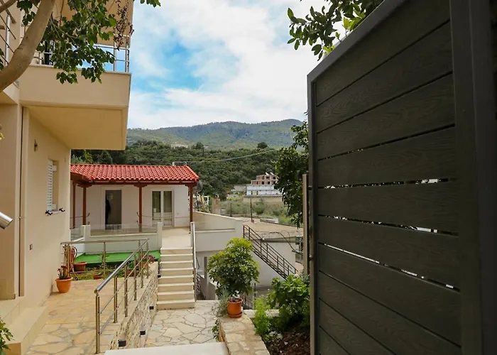 Colette's Comfort Apartment Himarë